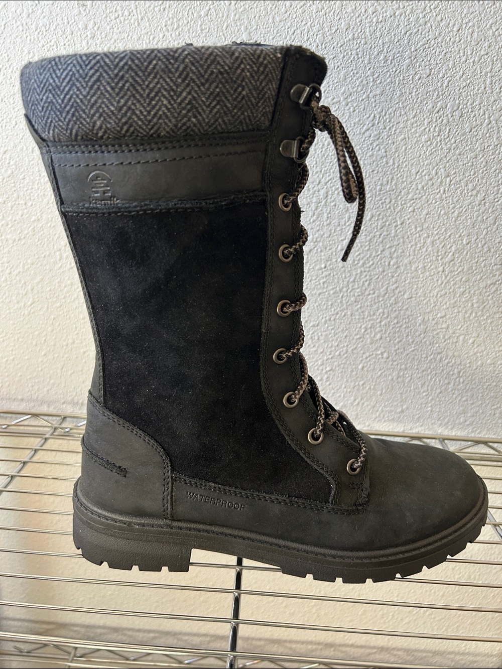 New Kamik Rogue9 Black Lace-Up Women's Waterproof Boots, Size 8 - Picture 8 of 14